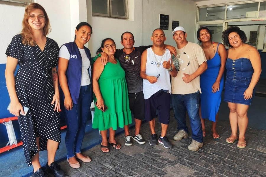 Após 38 anos, morador em situação de rua reencontra família em Guarujá