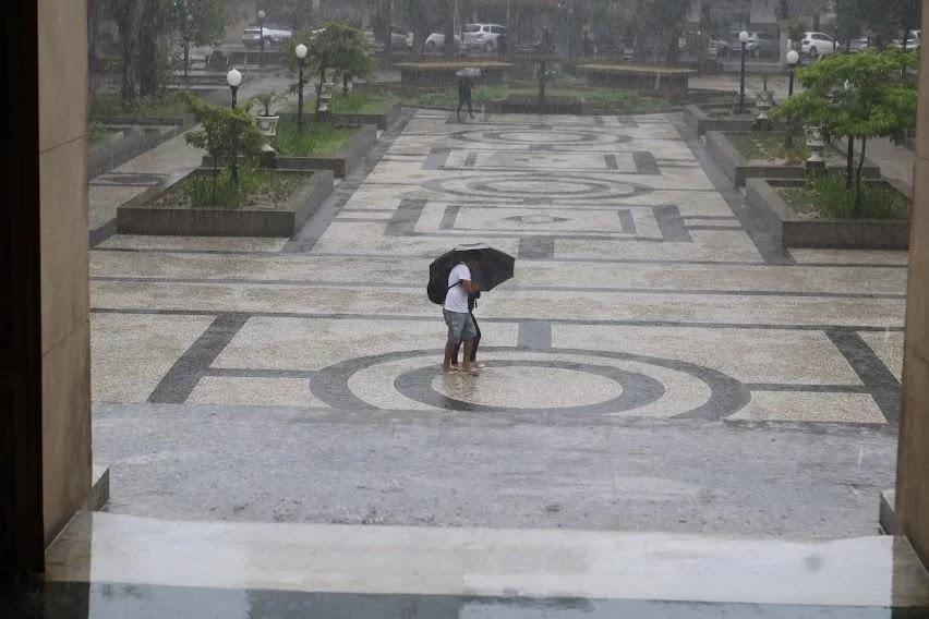Pancadas de chuva isoladas continuam até quarta-feira na Baixada Santista