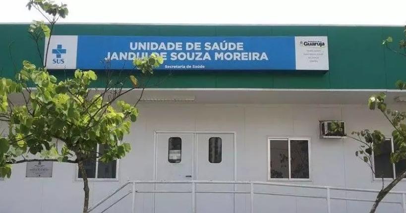 Unidade de saúde de Guarujá tem piso afundando e população fica com medo; falta de remédios também é denunciada