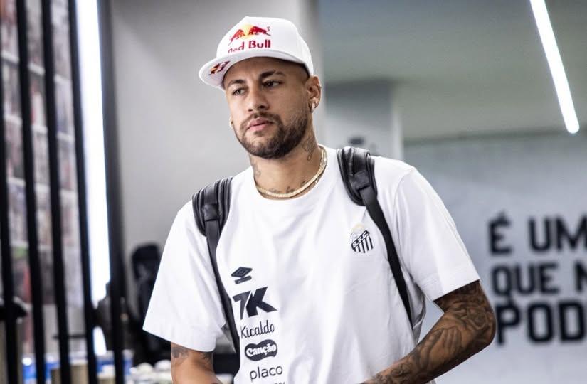 Neymar testa positivo para covid e é afastado das atividades do Santos