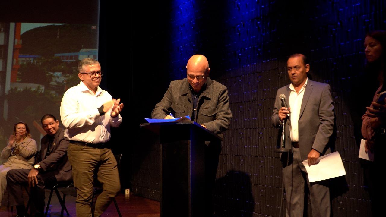 Programa Bolsa Estágio do Ensino Médio garante oportunidade a alunos de Guarujá