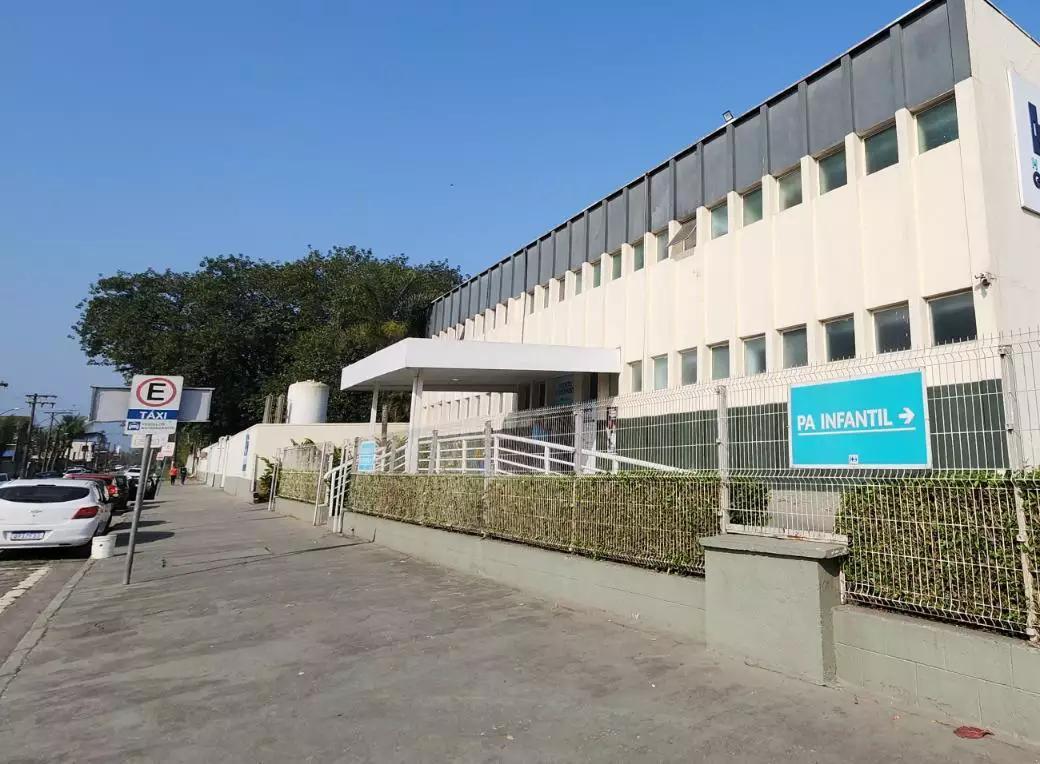 Hospital acumula dívida milionária e atrasos frequentes nos salários em Guarujá, no litoral de São Paulo