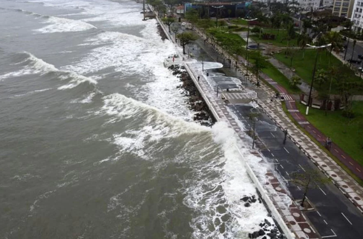 Mar permanece agitado e ondas podem ultrapassar 3m na região, diz NPH-Unisanta