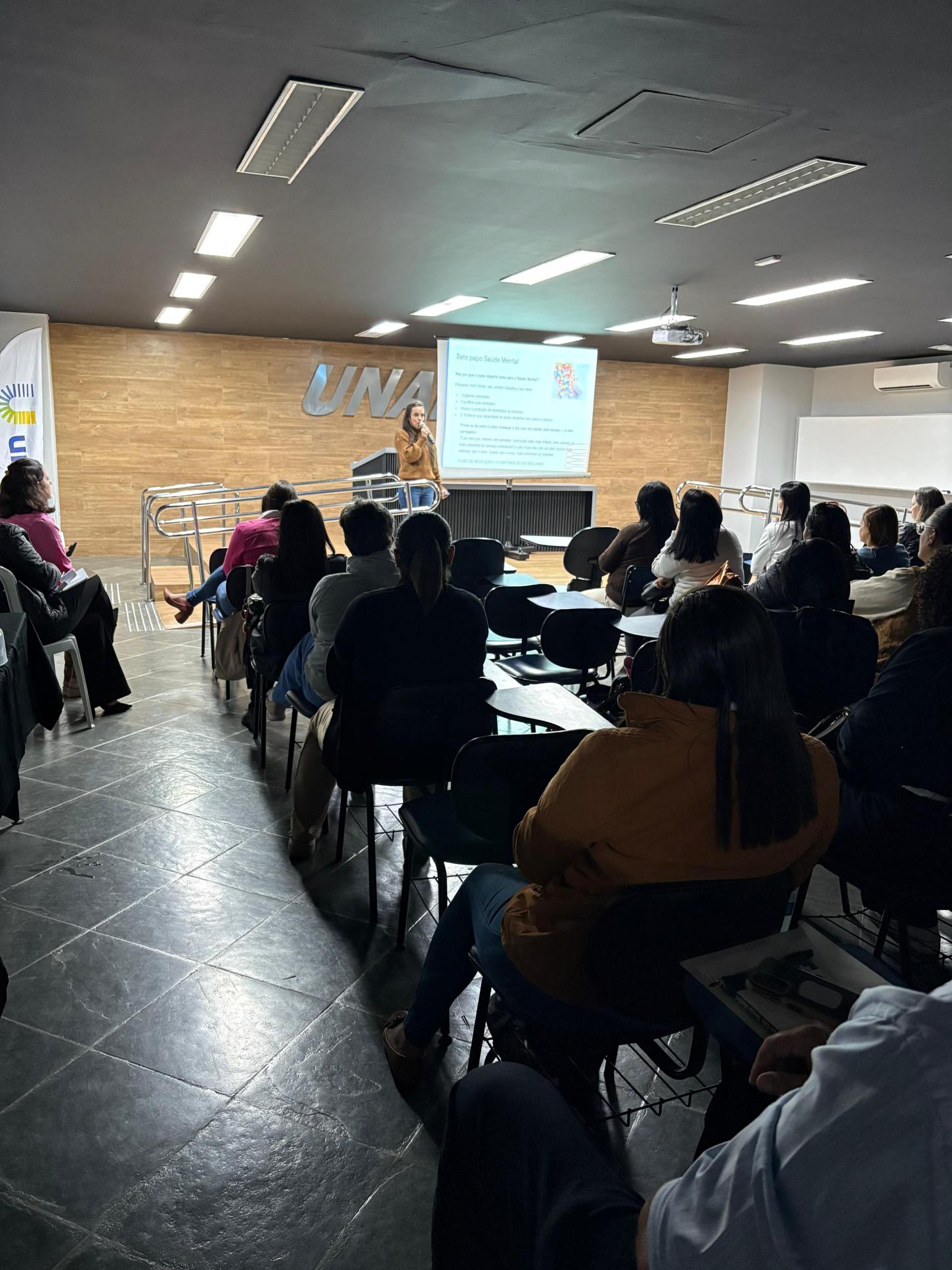 Guarujá capacita profissionais da Educação sobre neurodesenvolvimento infantil