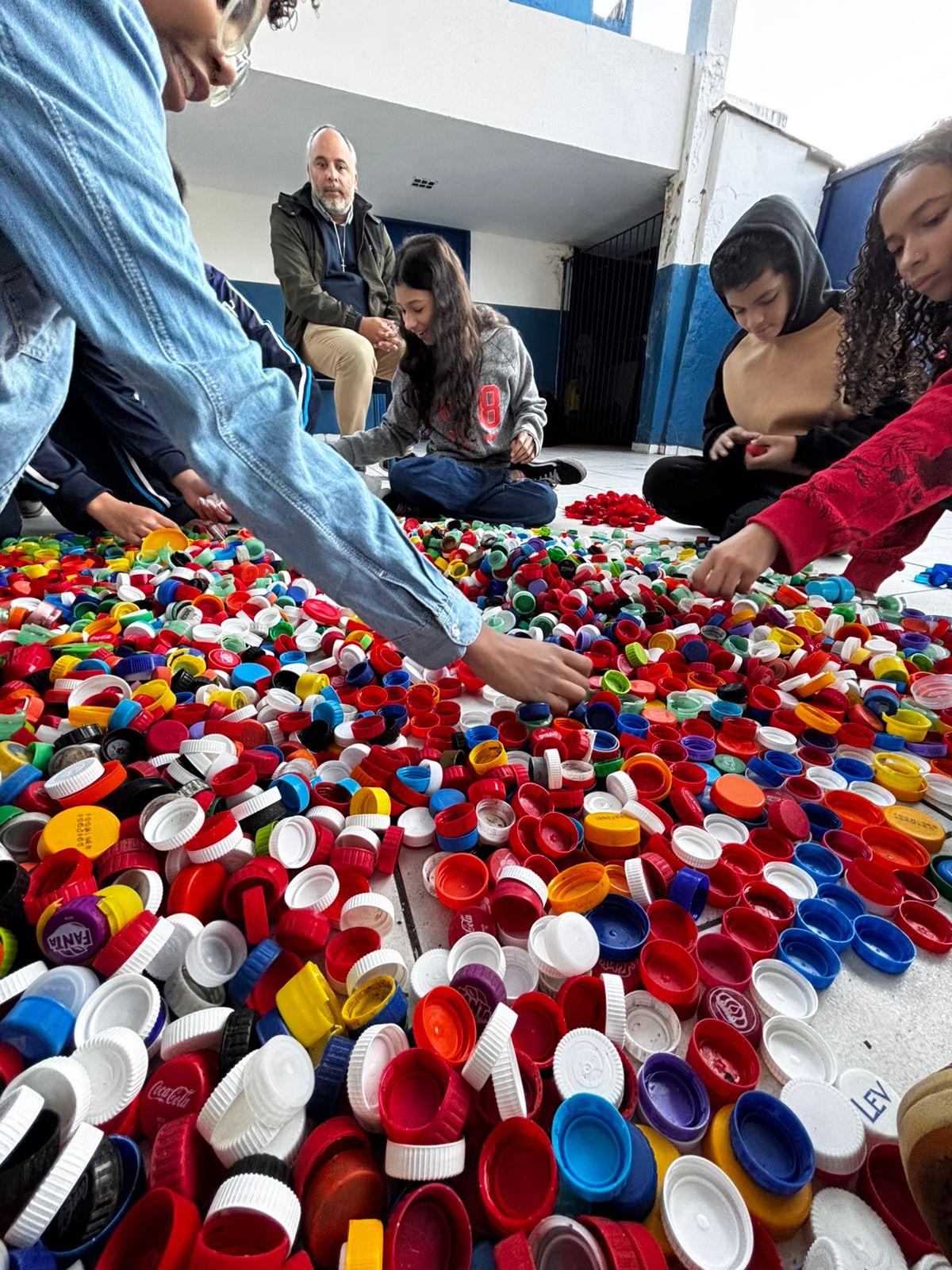 Escola de Guarujá realiza evento sobre condutas ecológicas aberto ao público