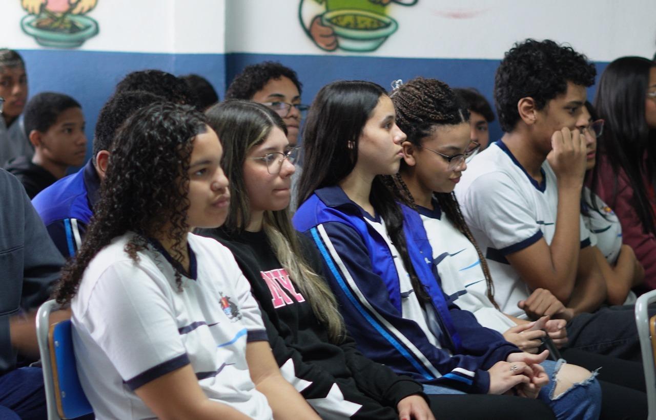 Estudantes participam de Blitz Educacional ONEE sobre o uso eficiente de energia