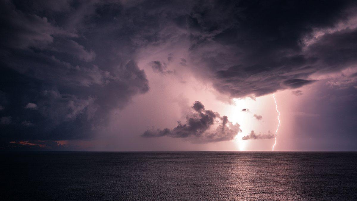 Litoral de SP tem alerta de tempestades para a próxima madrugada, com chance de granizo