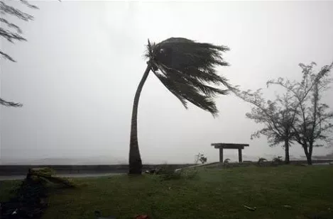Frente fria muda o tempo e traz chuva e queda de temperatura na Baixada Santista