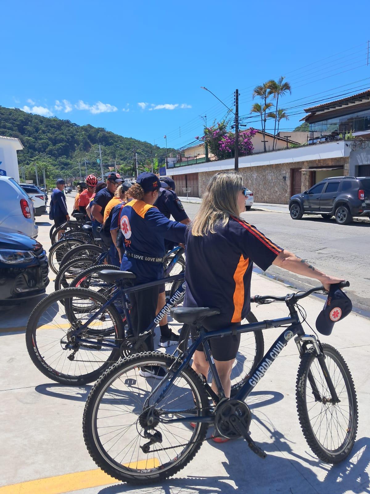 Profissionais do SAMU de Guarujá realizarão atendimento nas praias com bicicletas