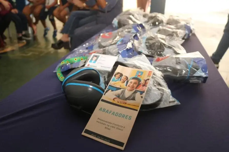 Alunos com TEA, TDAH e outras condições têm direitos garantidos nas escolas de Santos