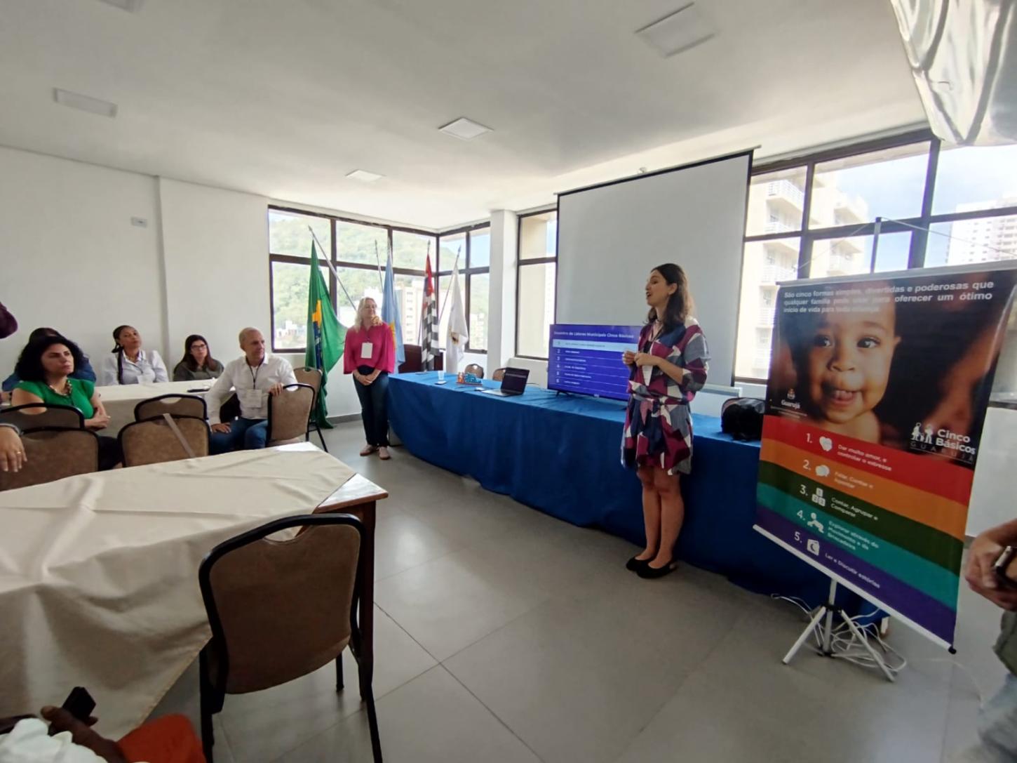 Guarujá amplia compromisso com a Primeira Infância e forma 450 profissionais no Movimento Cinco Básicos