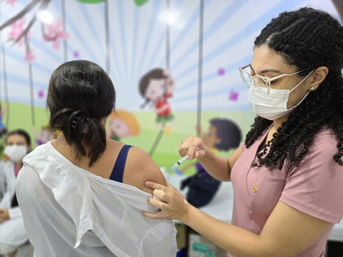 Guarujá inicia aplicação da vacina contra o Vírus Sincicial Respiratório (VSR) em gestantes