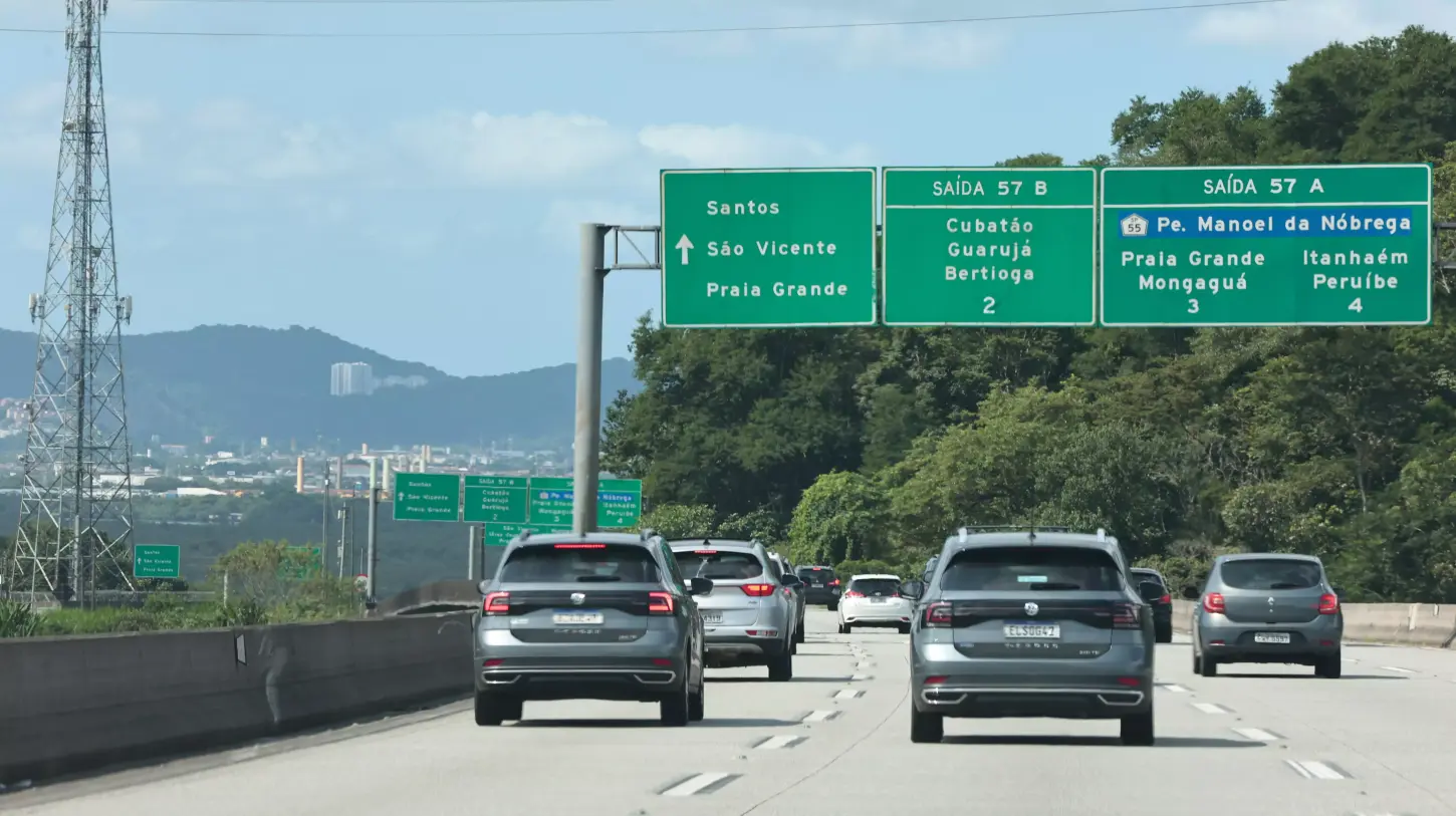 Natal e Réveillon devem levar até 1 milhão de veículos ao litoral de São Paulo