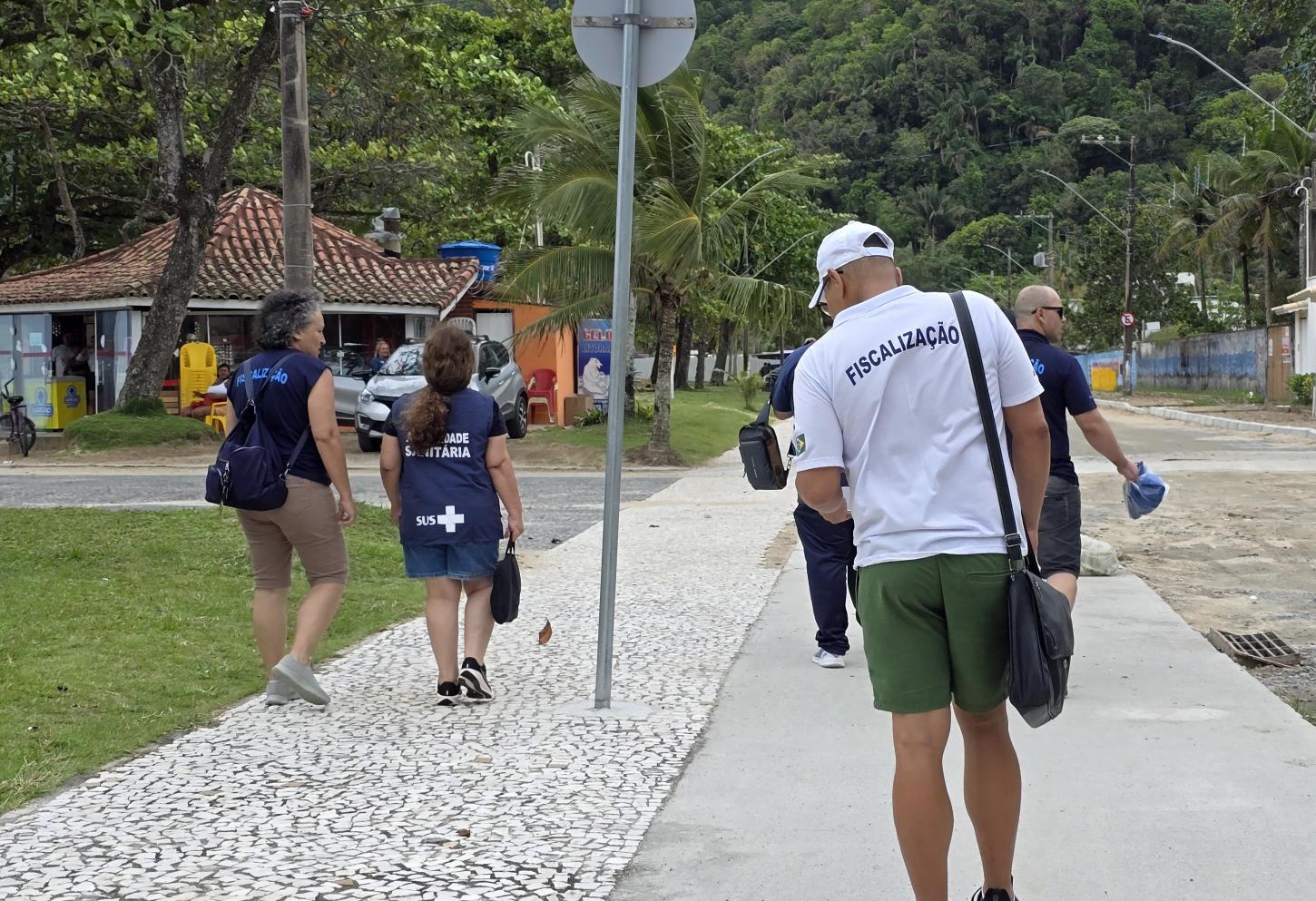 Vigilância Sanitária de Guarujá inicia Operação Verão em carrinhos e quiosques