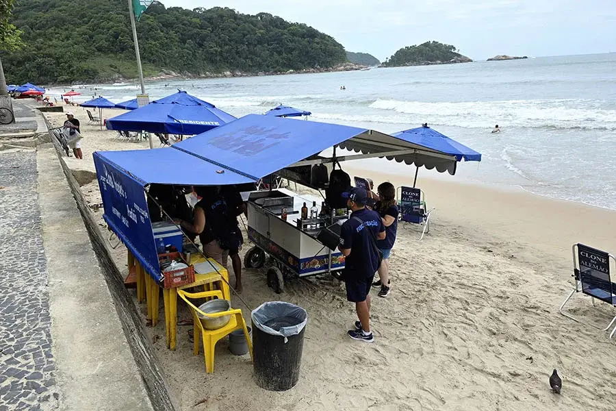 Vigilância Sanitária inicia Operação Verão em carrinhos e quiosques das praias de Guarujá