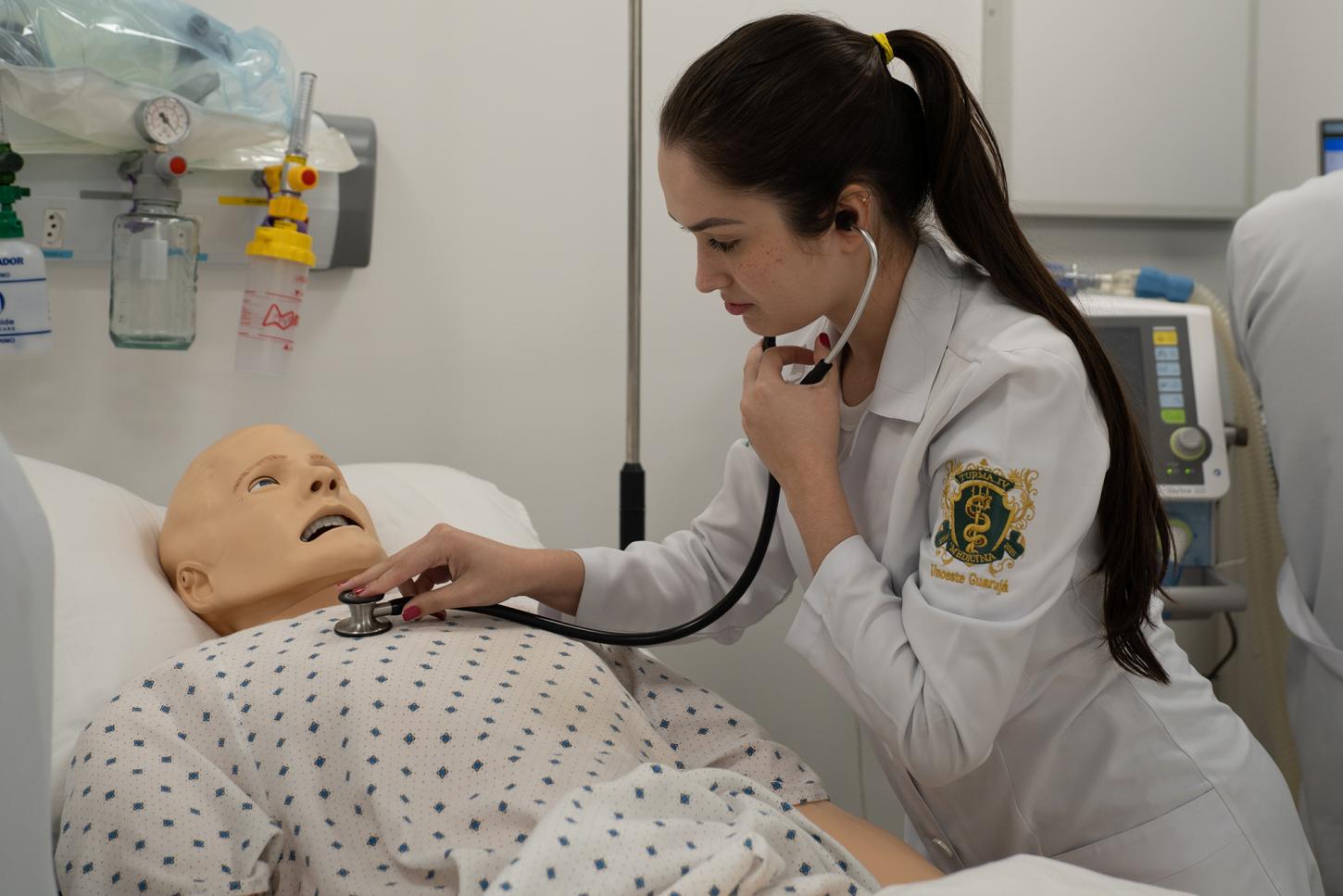 Internato de Medicina retoma atividades na Unoeste Guarujá