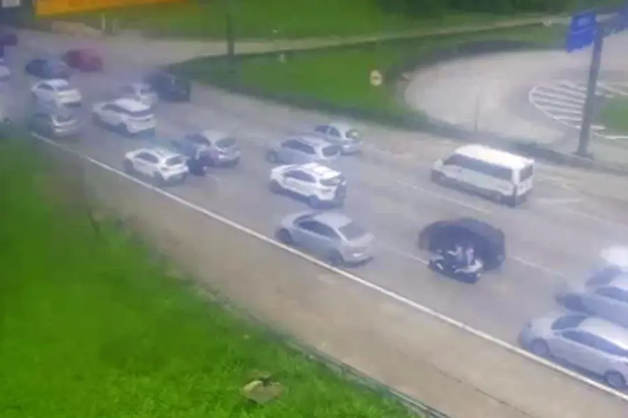 Motoristas enfrentam congestionamentos nas rodovias da região na volta para a Capital