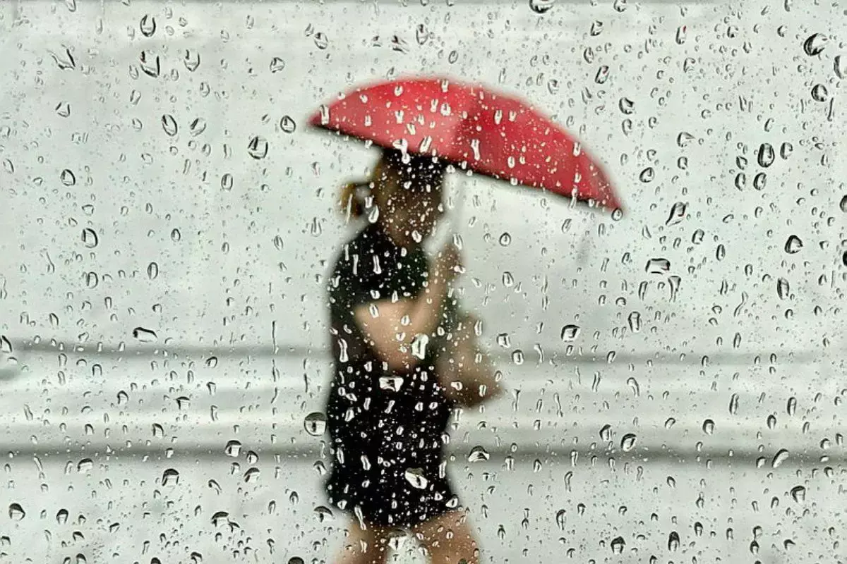 Temporal atinge o litoral de São Paulo com 50mm de chuva, raios, ventos intensos de 60 km/h e granizo