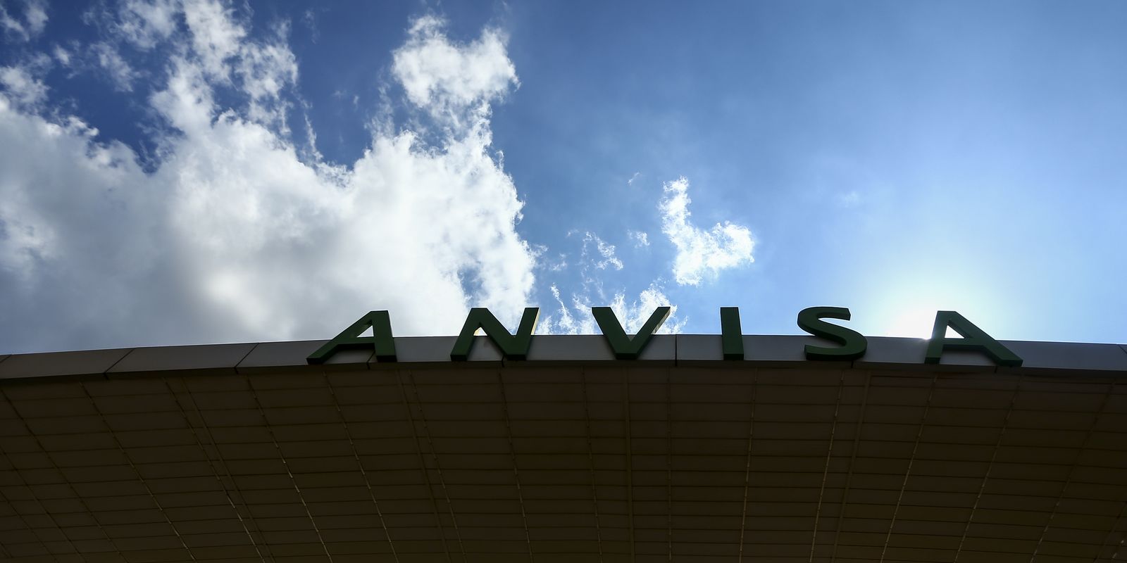 Anvisa e Inmetro fiscalizam produtos de carnaval no Distrito Federal e na Bahia