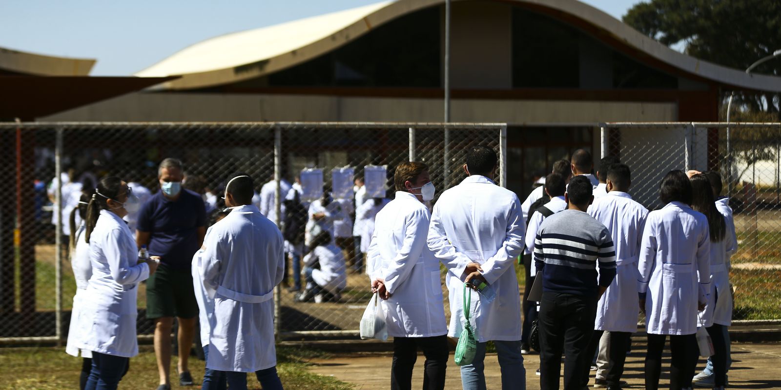 MEC anula edital para novos cursos particulares de medicina