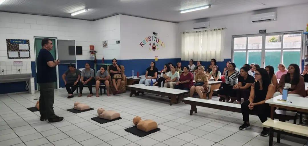 Profissionais do Neim Joana Mussa Gaze recebem capacitação sobre a Lei Lucas