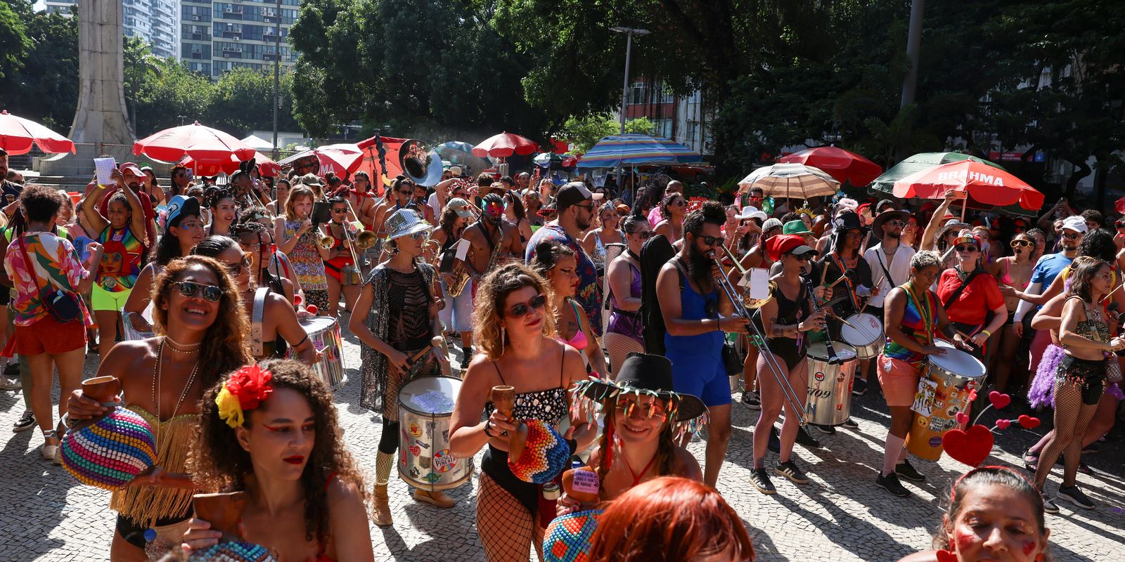 Carnaval do Rio: calor extremo provoca cinco atendimentos por hora