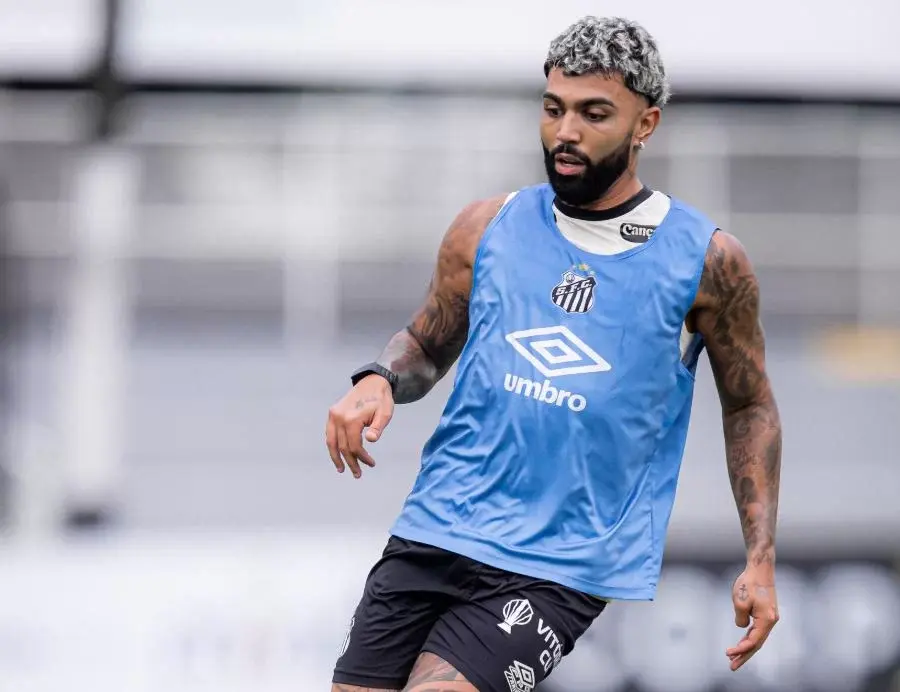 Gabigol tem edema na perna direita e vira desfalque do Santos contra o Remo