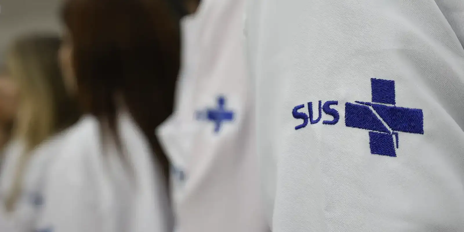 Março Azul: exames de rastreamento de câncer de intestino triplicam no SUS