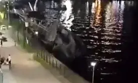 Navio Professor W. Besnard deve ser retirado do cais após adernar no Parque Valongo