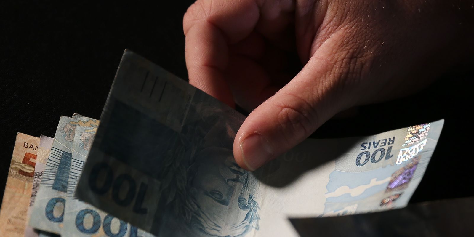 Governo considera uso do FGTS para liquidação de débitos, afirma Durigan