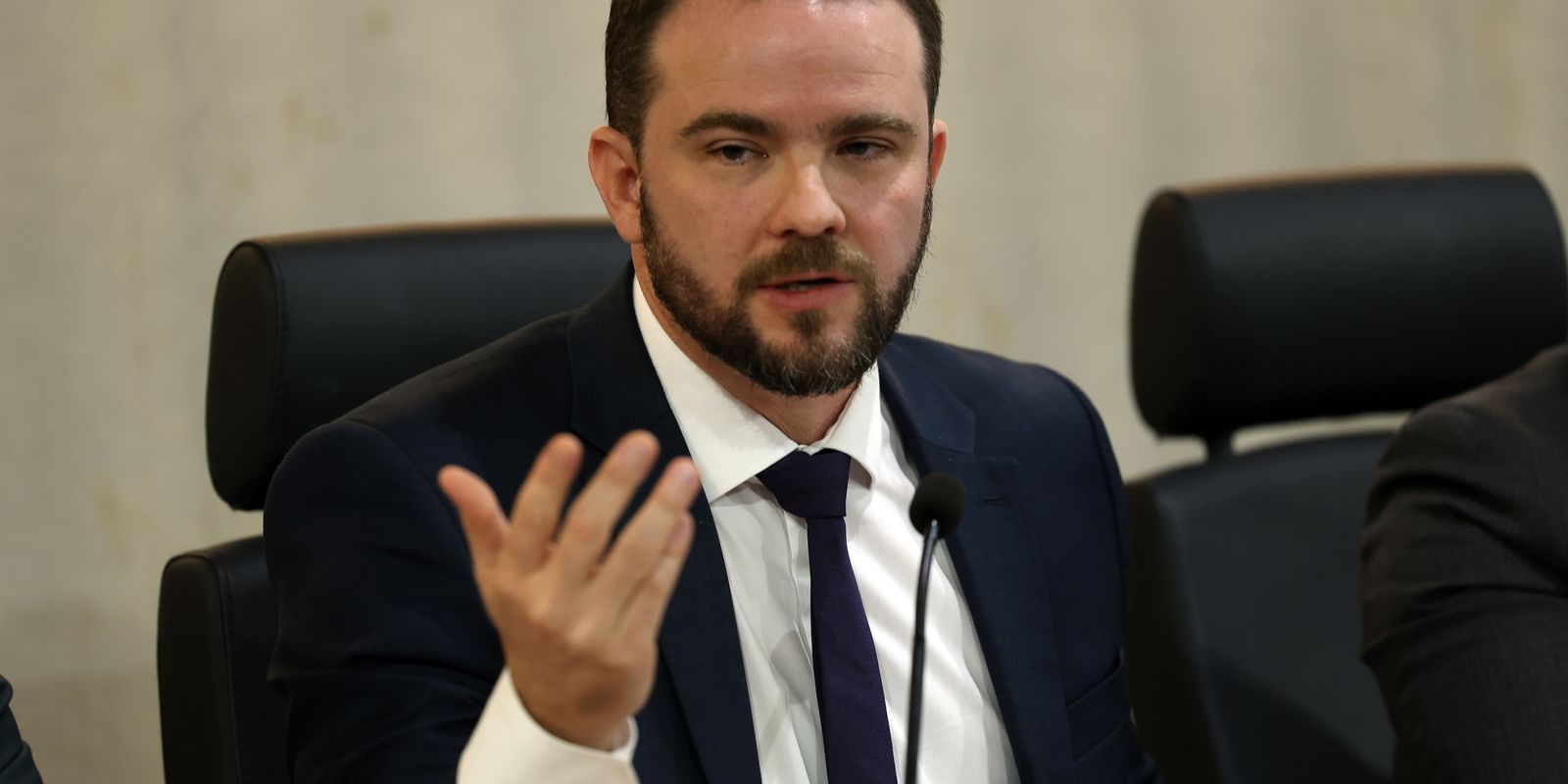 Nova versão do Desenrola será lançada após retorno de Lula da Europa, informa Durigan