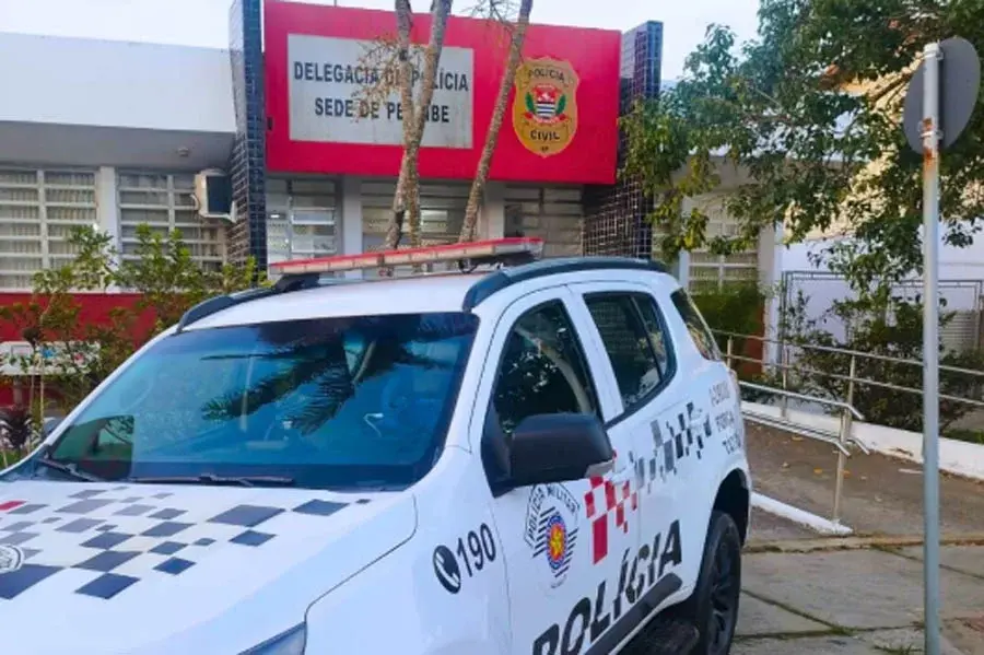 Pai e filho são presos por tráfico de drogas em Peruíbe após denúncia