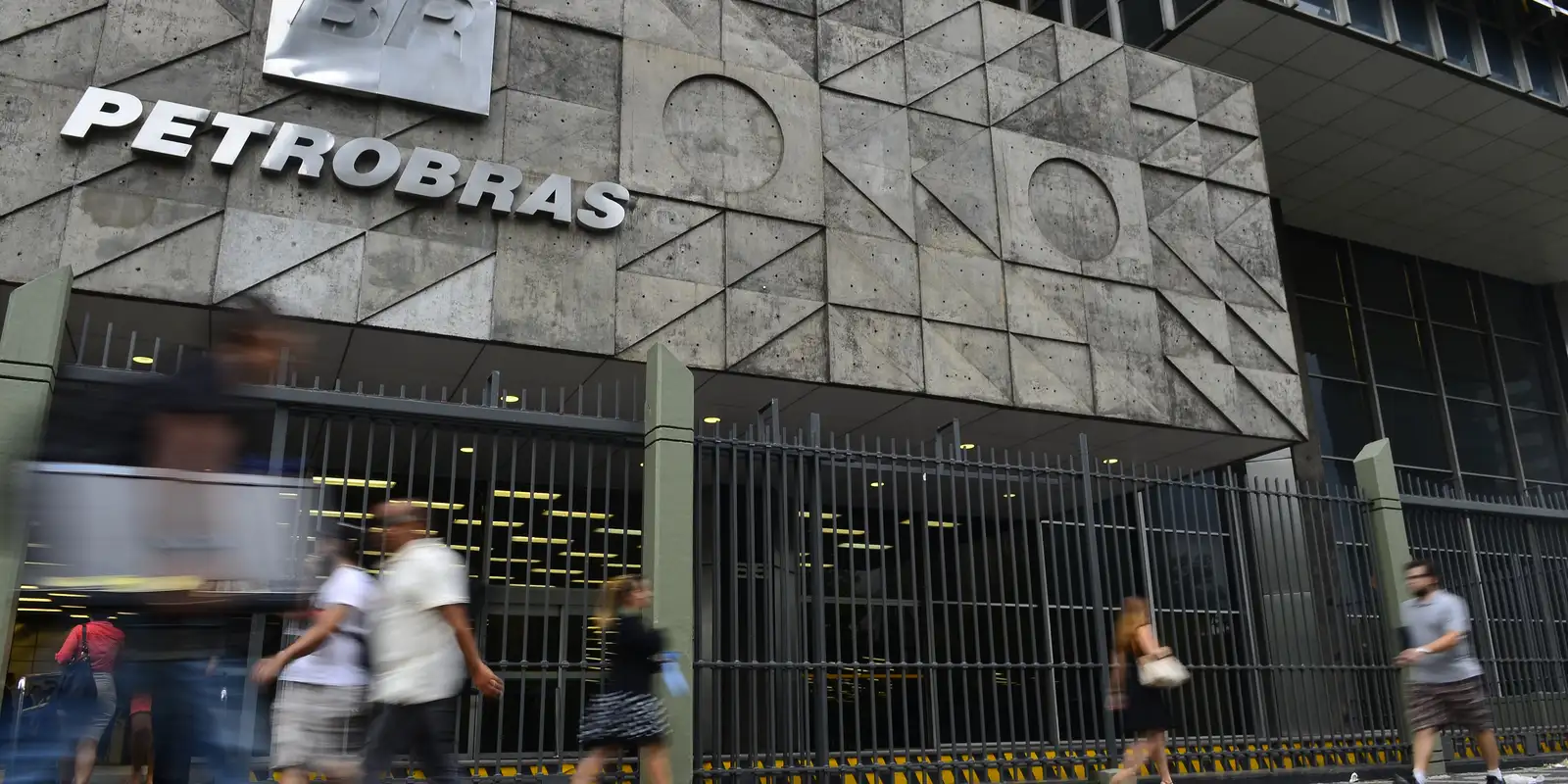 Petrobras destitui diretor após leilão de gás com ágio de mais de 100%
