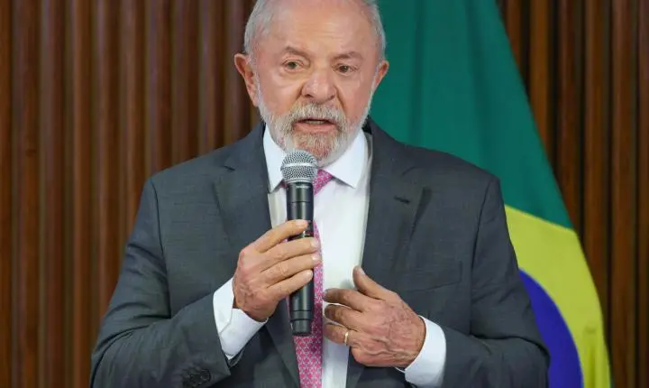 Lula afirma que o Brasil não precisa de escolas cívico-militares na educação